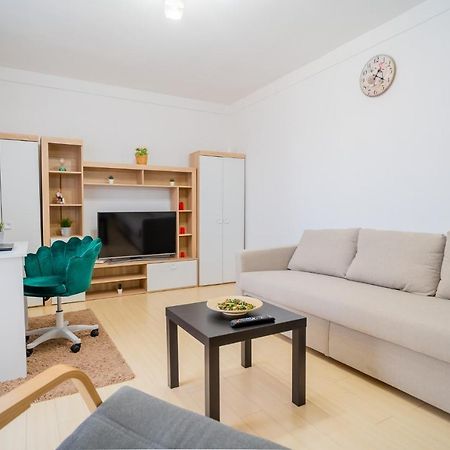 Serene 1Br Apartment With Workspace Bucureşti Eksteriør bilde
