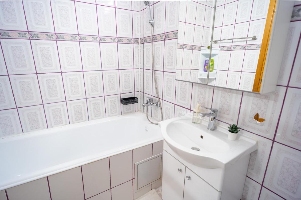 Serene 1Br Apartment With Workspace Bucureşti Eksteriør bilde